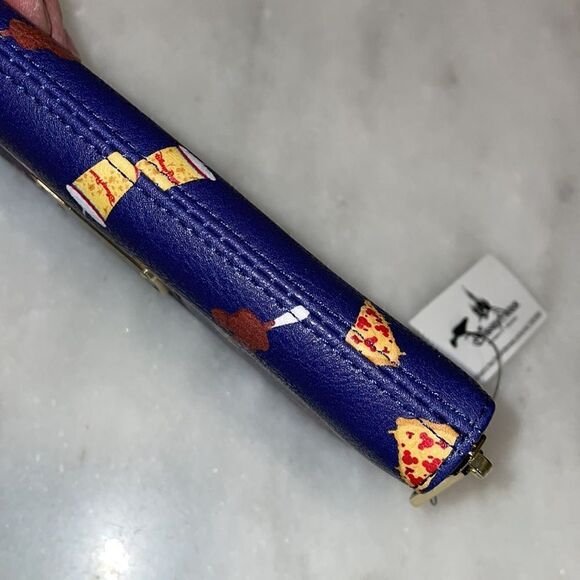 Lounge Fly Wallet Disney Parks NWT Snack Treats Food Zip Continental Wallet HTF - Picture 12 of 17